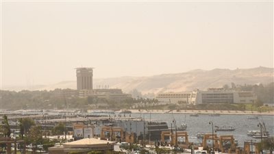 محافظ أسوان: رفع درجة الاستعداد القصوى وإغلاق الملاحة النهرية لحين تحسن الأحوال الجوية