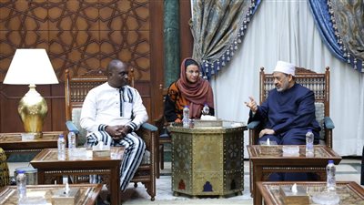 الإمام الطيب يوجه بدراسة تخصيص منح دراسية لأبناء بوركينا فاسو بالطب والصيدلة والهندسة بالأزهر