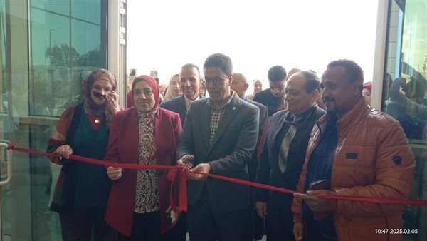 رئيس جامعة بنها يفتتح