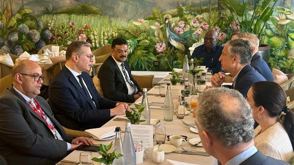  وزير البترول