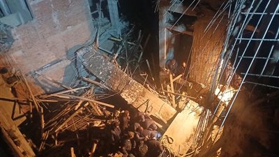 نجاة 4 أشخاص من الموت في انهيار سقف خرساني من عمارة تحت الإنشاء بالمحلة 