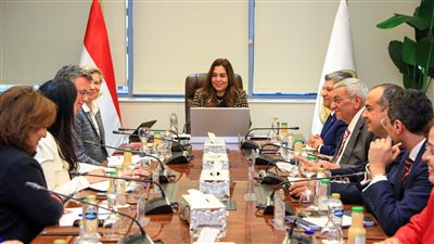 وزيرة التنمية المحلية تبحث مع وفد الوكالة الألمانية التعاون في مجال التدريب وتأهيل الكوادر