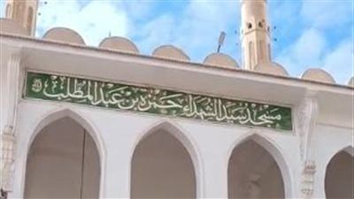 استعدادا لأداء صلاة الجنازة.. وصول جثمان عبد المنعم قناوي بطل المقاومة الشعبية إلى مسجد حمزة بالسويس| بث مباشر