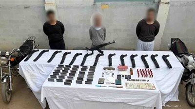 ضبط المتهمين بجلب المواد المخدرة والأسلحة غير المرخصة بسوهاج وجنوب سيناء