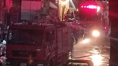 السيطرة على حريق مخزن بقالة في المنيا 