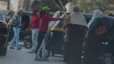 بعد شكاوى السكان من التوك التوك بشارع حسن محمد.. رئيس حي الطالبية: ندرس تطوير المنطقة 