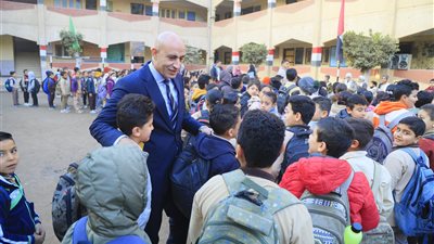 وزير التعليم يشدد على ضرورة انتظام المعلمين في الحضور خلال الفصل الدراسي الثاني