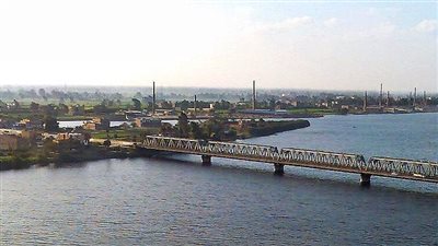 رموه بالنيل فجرًا.. مقتل شاب بإلقائه من أعلى كوبري في ظروف غامضة بقنا