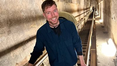 زيارة خاصة.. مصدر بأهرامات الجيزة: مدة تصوير مستر بيست في أهرامات الجيزة كانت 4 ساعات يوميًا 