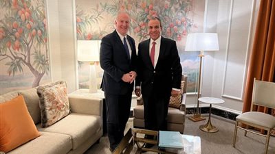 وزير الخارجية والهجرة يلتقى السناتور كريس فان هولن بمجلس الشيوخ الأمريكي