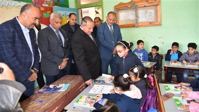 محافظ بورسعيد يتابع انتظام الدراسة.. ويشدد على سرعة صيانة المدارس قبل العام الجديد| صور 