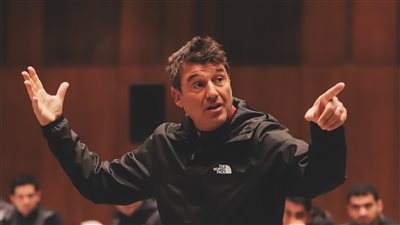 بوساكا يطالب الحكام بتقليل الاعتماد على الـVAR