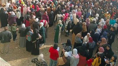 في أول يوم.. زحام وتكدس على تظلمات نتيجة الشهادة الإعدادية بالقليوبية 
