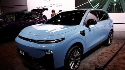 شريك ستيلانتس.. شركة صينية تطلق سيارة كهربائية ذكية بقيمة 20 ألف دولار