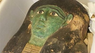 لونه أخضر.. المتحف المصري بالتحرير يعرض تابوت الكاهن عنخ ماعت