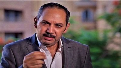 كدمات في الوجه والقدم.. أول تعليق من كمال أبو رية بعد انقلاب سيارته| خاص