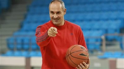 الزمالك يفاوض الإسباني كورو سيجورا لتدريب فريق السلة | خاص