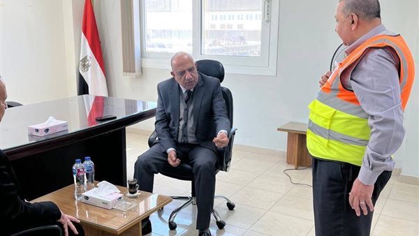 وزير الكهرباء خلال