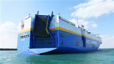 في رحلتها البحرية الأولى.. قناة السويس تشهد عبور حاملة السيارات AICC HUANGHU على متنها 4202 سيارة