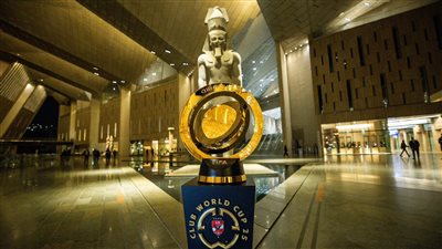 قبل انطلاقه للأقصر.. الأهلي يحتفل بدرع كأس العالم للأندية بحضور نجومه القدامى