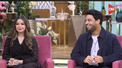 بعد خطبتهما.. أحمد جمال وفرح الموجي يكشفان قصة تعارفهما: أبوها سيب عليا الكلاب 