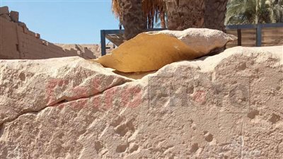 ردا على بيان آثار الكرنك| مصدر: بوابة رمسيس الثالث لا يوجد حولها كتل ضخمة.. والونش هو المتسبب في كسر الكتلة الأثرية| صور 
