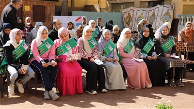 محافظ الجيزة يكرم 15 طالبة من حفظة القرآن الكريم بمدرسة الشهيد هشام شتا الإعدادية