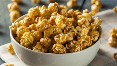 يحمي من الإصابة بـ السرطان.. فوائد تناول الفشار 