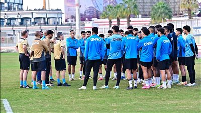 الزمالك يخوض مرانه على فترتين في معسكر الإسماعيلية استعدادًا للقمة