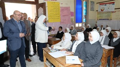 محافظ بني سويف يواصل متابعته لسير المنظومة التعليمية في الفصل الدراسي الثاني