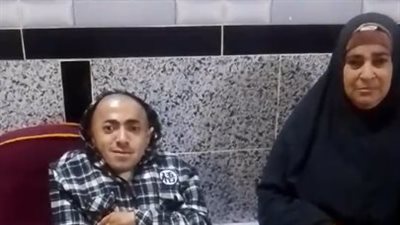 فرحة الحاجة زينب الشربيني ونجلها بعد أداء العمرة: شيخ الأزهر أوفى بوعده ودعينا له أمام الكعبة| بث مباشر