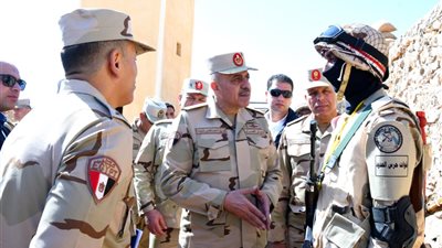 رئيس أركان حرب القوات المسلحة يتفقد إجراءات التأمين على الاتجاه الاستراتيجي الغربي