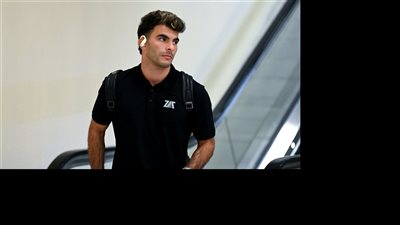 زيزو: والدي هو من لُقب بهذا الاسم وتسميت عليه.. وزوجتي وابنتي هما سندي بالقاهرة