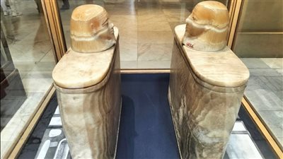 المتحف المصري بالتحرير يعرض إناءان كانوبيان من المرمر | صور 