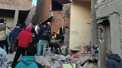 محافظ الجيزة يوجه بإخلاء العقارات المجاورة لعقار كرداسة المنهار للتأكد من السلامة الإنشائية 