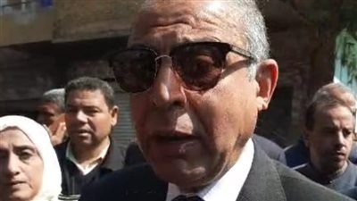 أرواح الناس مش لعبة.. محافظ المنيا ينفعل على المسؤولين خلال حملة إزالة سوق الحبشي | بث مباشر