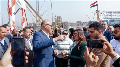 وزيرة التنمية المحلية ومحافظ القليوبية يدشنان مشروع زراعة وتشجير المحاور المرورية والطريق الدائري