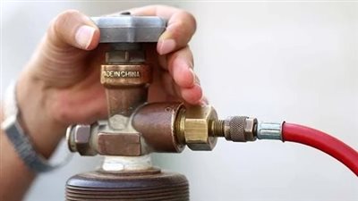 لا تنزعجوا من رائحة الغاز.. شركة تاون جاس تجري صيانة في شارعي قصر العيني والمنيل | بث مباشر