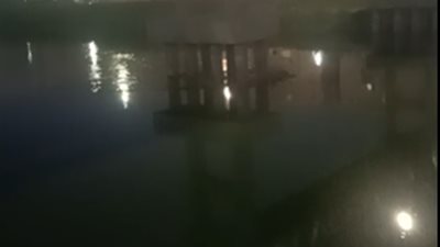 انتشال جثمان شاب ألقى بنفسه من أعلى كوبري الإبراهيمية بالمنيا | بث مباشر 