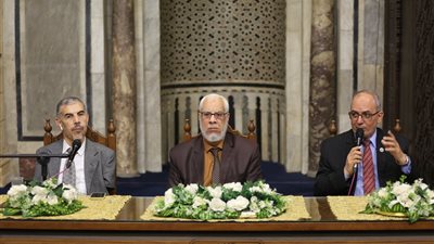 ملتقى السيرة النبوية بالجامع الأزهر: الرسول كان يرعى الغنم ويعمل في التجارة ليربي أمته على العمل