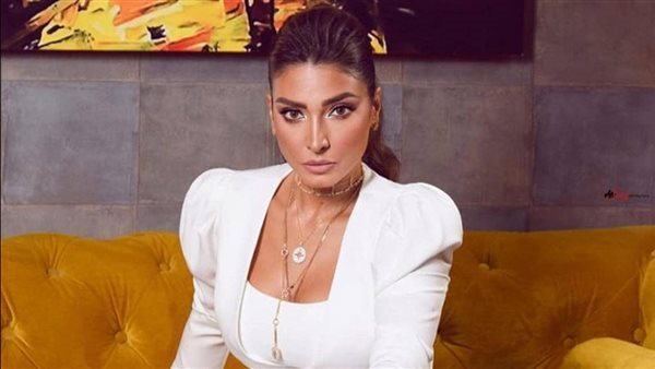 الفنانة روجينا 