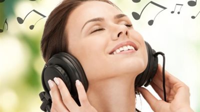 تحسن الصحة النفسية.. خبراء يكشفون فوائد الاستماع للموسيقى 