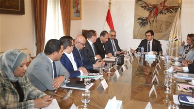 وزير الثقافة يعقد اجتماعًا موسعًا بقيادات الوزارة لمتابعة الخطة الاستثمارية وبرنامج رمضان