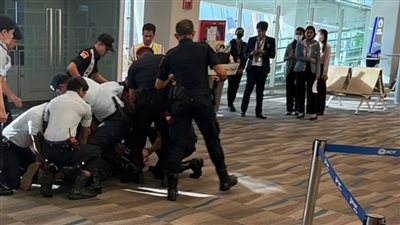 كيس كوكايين كشف أمره.. بريطاني ادّعى الاحتضار للهرب من التفتيش في مطار بتايلاند