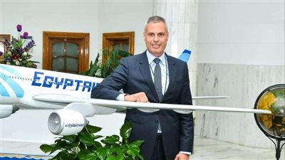 تعيين الطيار أحمد عادل رئيسًا للشركة القابضة لمصر للطيران