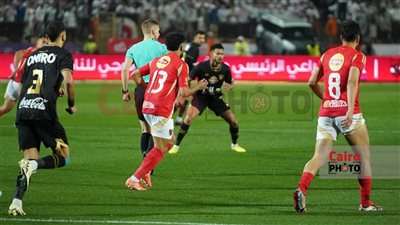 إسبانيا تتصدر المشهد ورفض إنجليزي.. تفاصيل تحركات اتحاد الكرة لاستقدام حكام أجانب للقاء القمة