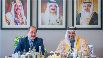 وزير المالية: نسعى لتوسيع الاستثمارات البحرينية في القطاعات المالية والتكنولوجية والمناطق الاقتصادية الخاصة