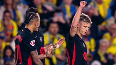 برشلونة يفوز على لاس بالماس ويتصدر ترتيب الدوري الإسباني 