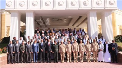 قيادة الجيش الثالث الميداني تستقبل عددا من شيوخ وعواقل القبائل وممثلي المجتمع المدني بجنوب ووسط سيناء