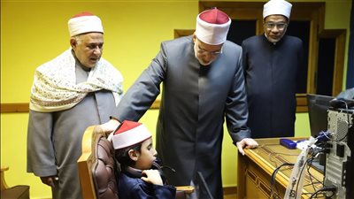 وكيل الأزهر يتفقد تصفيات مسابقة الأزهر للقرآن الكريم ويشيد بالمستوى المتميز للمشاركين